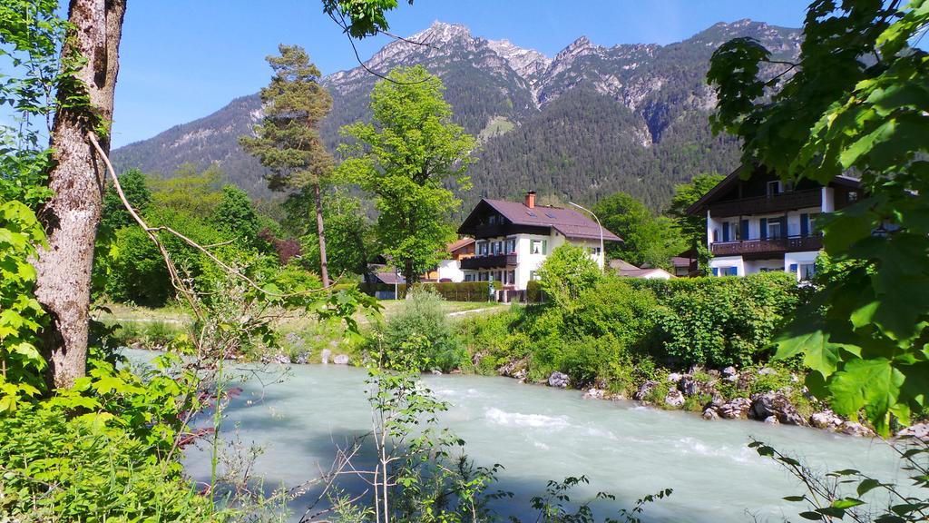 Yeti Lux - Art Appartement Garmisch-Partenkirchen Room photo