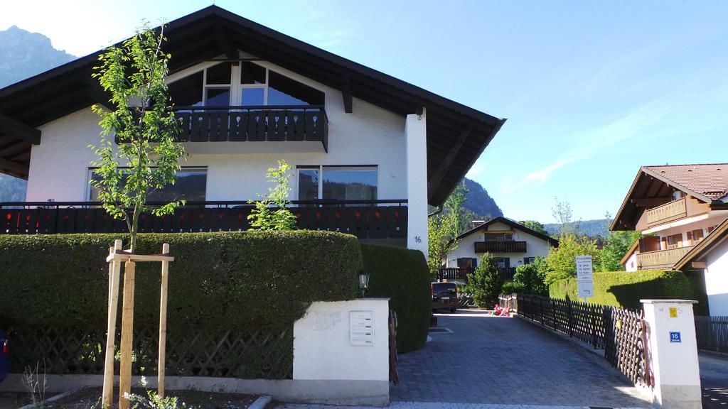 Yeti Lux - Art Appartement Garmisch-Partenkirchen Room photo